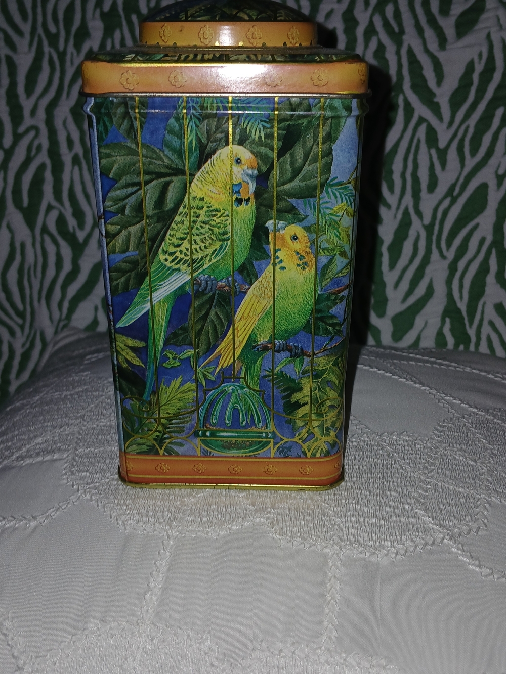 Decorative Bird Species Tin Canister - Vinrant Colors